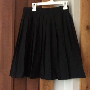 Pleated black skirt